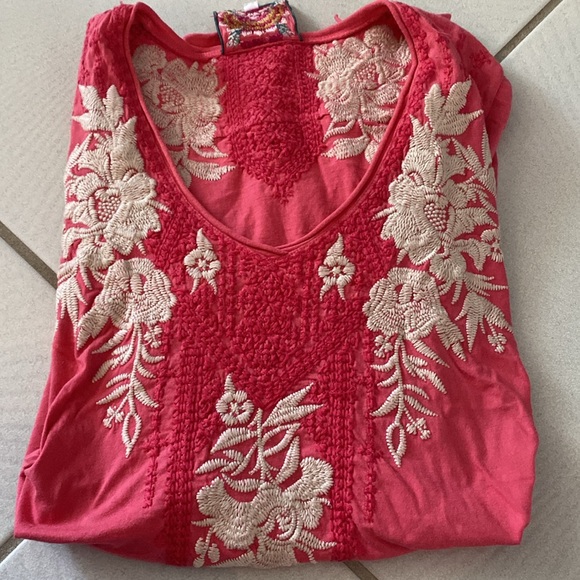 Johnny Was Camille Embroidered Knit Drape Top Size Small - Picture 8 of 8